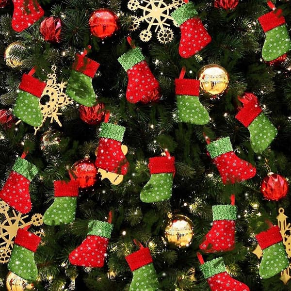 Julstrumpor, juldekorationer, julklappar