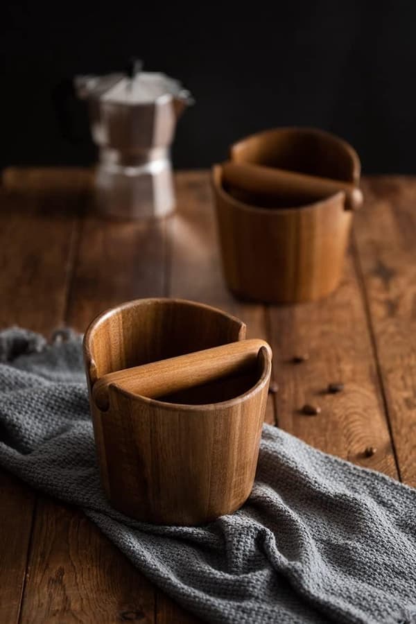 Kaffesumpbehållare i trä för espressogrund – Kompakt design för hemmabaristor och kaffebarer