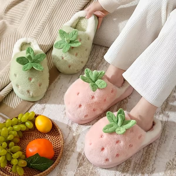 Söta tecknade fruktskor för män och kvinnor, mysiga tofflor med halkfri sula EU 38 Red Strawberry