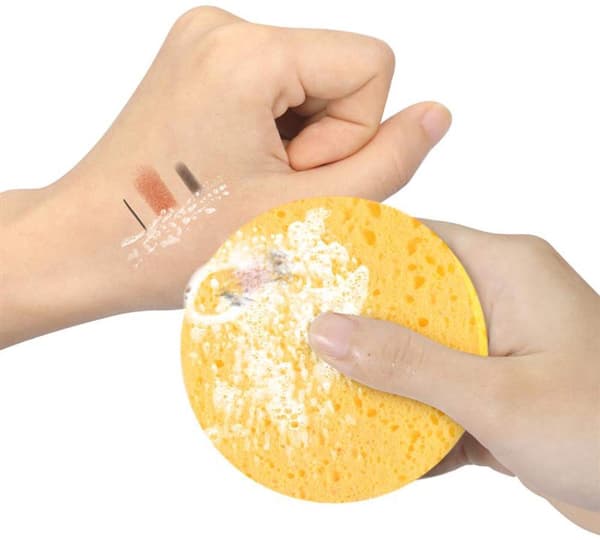 Tiivistetyt kasvopesusienet syväpuhdistukseen ja hellävaraiseen kuorintaan