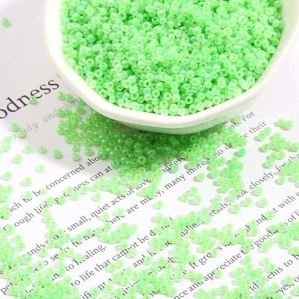 Seed beads - 2mm - 1000st - Färgglada Green Grön