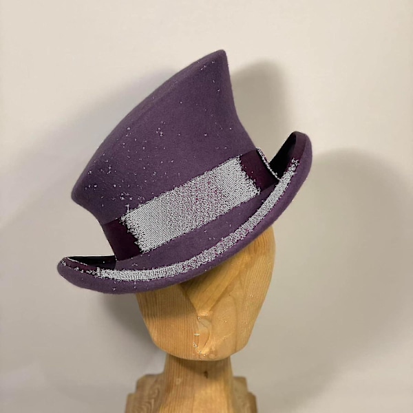 Asymmetrinen villahattu - unisex-hattu naisille ja miehille - steampunk-hattu - silinterihattu - muodikkaat nauhat - koristehattu - miesten päähine Purple