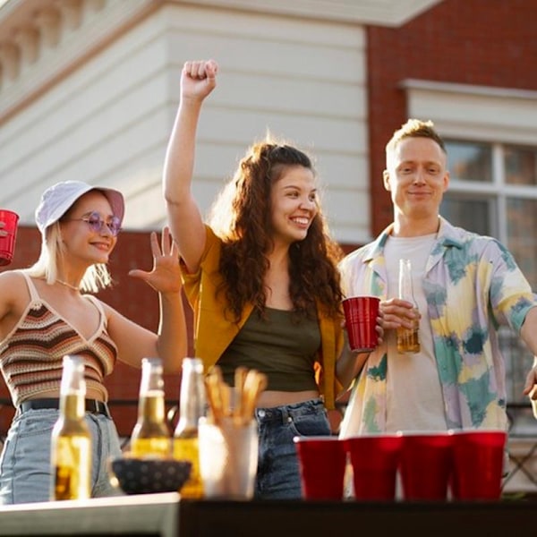 Beer Pong-spel för festen - 50 plastglas och 3 bollar Red Röd