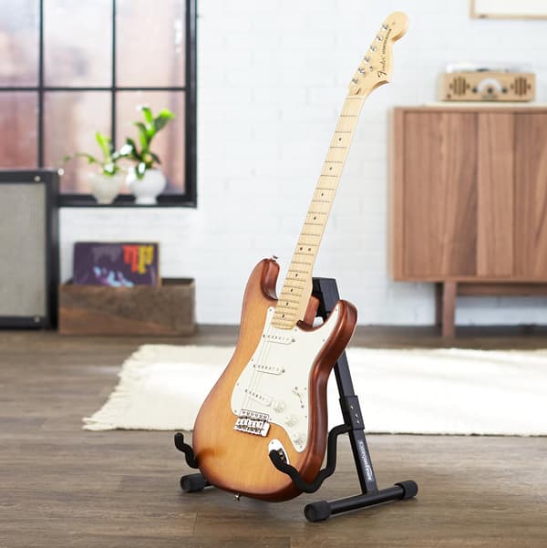Justerbart guitar foldbart A-formet stativ til akustiske og elektriske guitarer med skridsikker gummi og bløde skumarme, fuldt samlet, sort-FY-