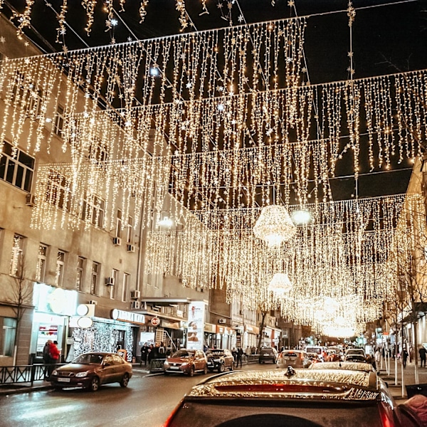 LED Gardinlampor med 150 Hängande Isregn Fönster Julbelysning för Balkong, Utomhus Inomhus Dekoration, 9 Lägen och Minnesfunktion, Varmvit 3mx1m