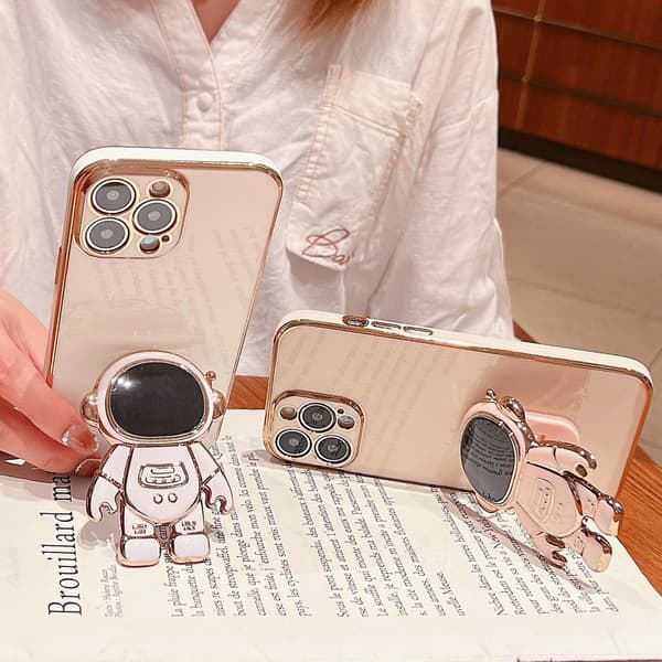 Astronaut-jalustakotelo iPhone 15 Prolle