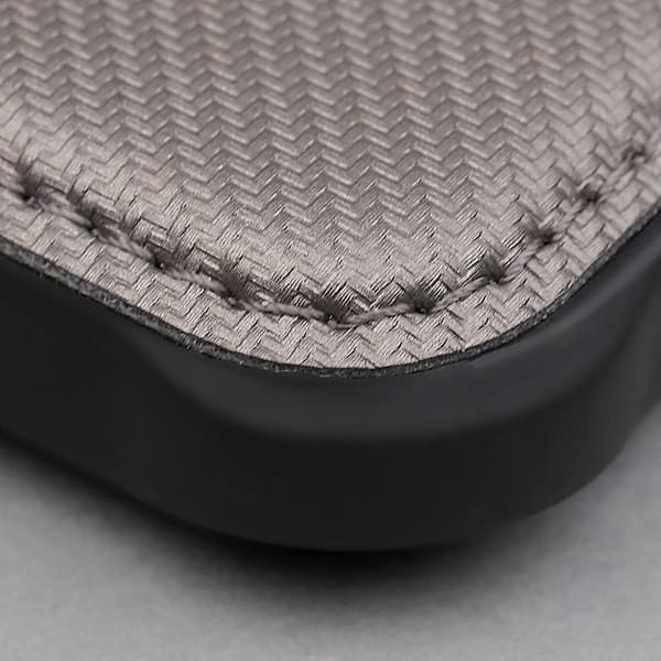 iPhone 16 Pro Max - Smart Carbon -mobiililompakko, hopea