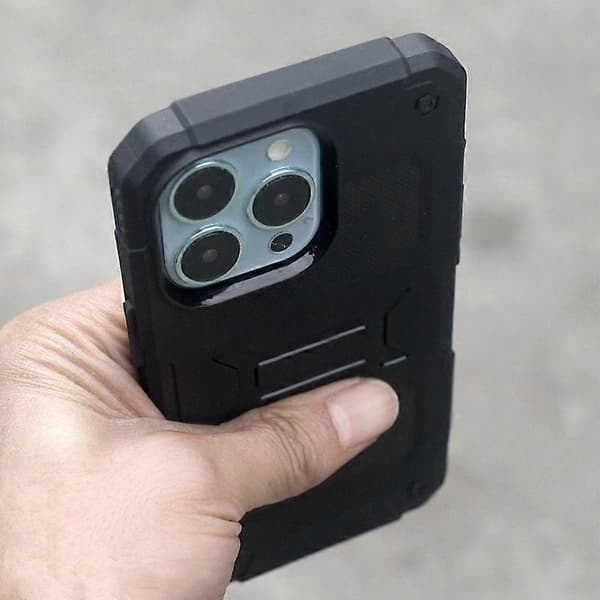 Panssaroitu jäähdytyskotelo iPhone 14 Pro Maxille