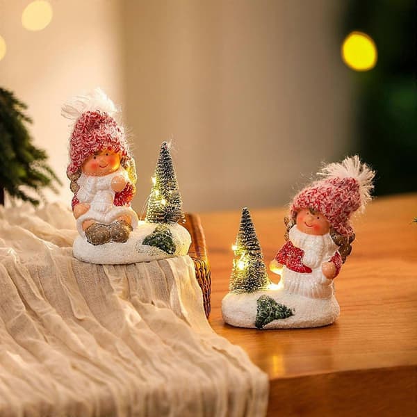 Jente-figur til jul Julepynt Juledekorasjoner Samleobjekt