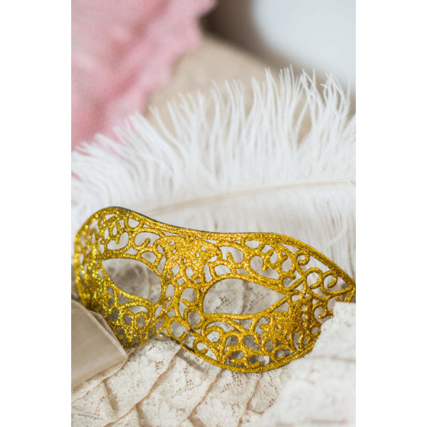 Ansiktsmask - Mask with golden glitter multifärg