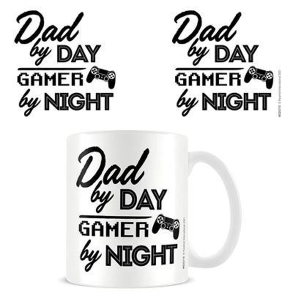 DAD BY DAY GAMER BY NIGHT multifärg