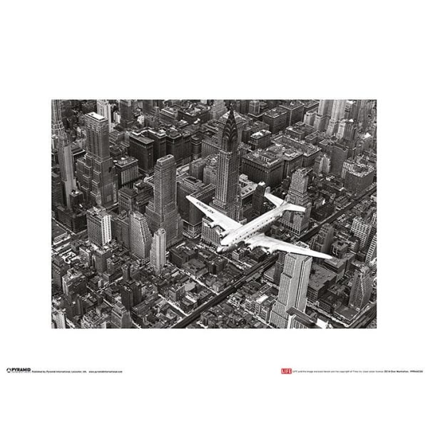 Time Life - DC-4 Over Manhattan Multicolor