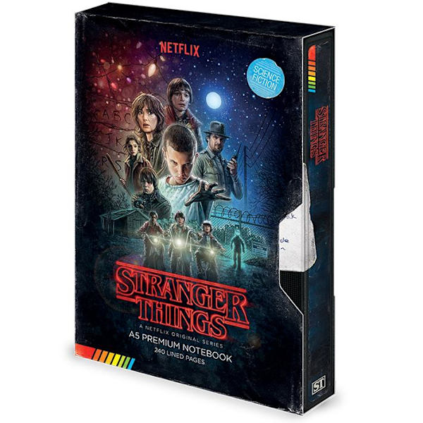 Anteckningsbok - Stranger Things 1 - ser ut som en VHS Multicolor