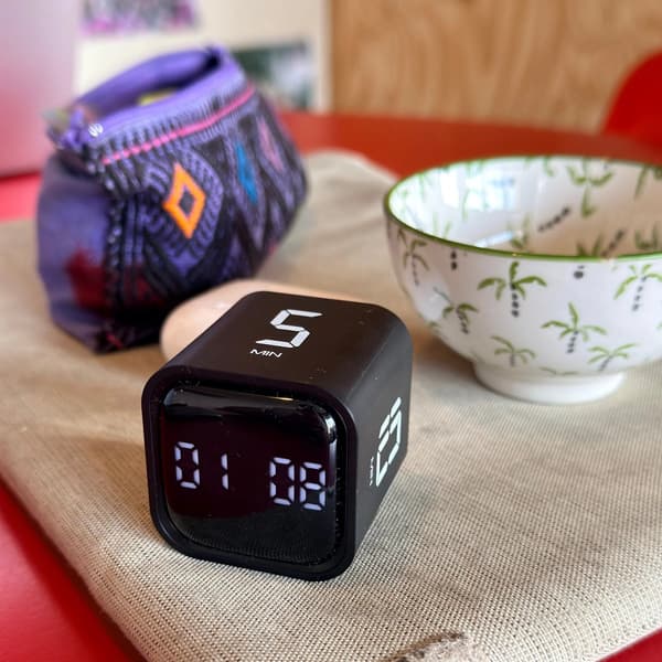 Pomodoro Terning Fokus Timer, Digital Nedtællings Timer Terning, Roterende Terning Timer til ADHD Arbejde Studie, USB C Genopladelig