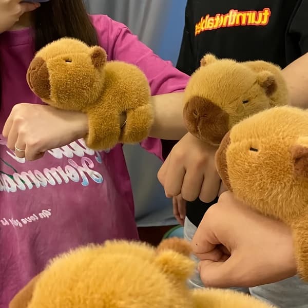 Capibara Plyschleksak Handdocka - Sött Armbandsberlock för Flickor capybara clap ring