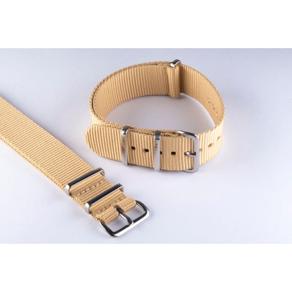 Khaki / beige natoband Khaki 22mm