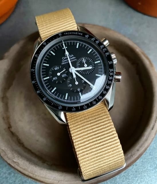 Khaki / beige natoband Khaki 20mm
