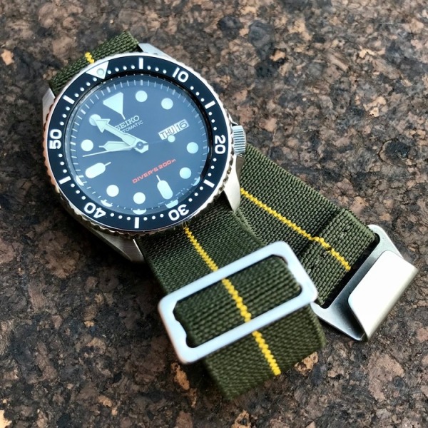 Vihreä ja keltainen Marine Nationale -kellon ranneke Green 18mm