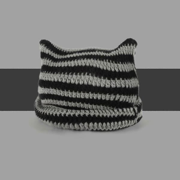 Stickad mössa med kattöron, mjukt lättviktsull för vintervärme Black and White