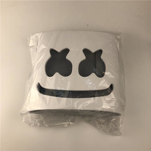 Marshmallow DJ-naamio hehkuvalla baari-ilmapiirirekvisiitalla{f2}