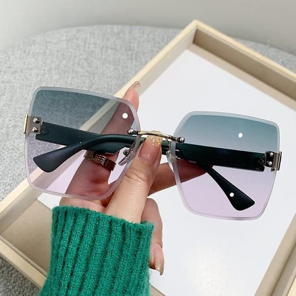 Fasjonable røde rammeløse solbriller i mesh, street style, retro solbriller for kvinner, hvite stenger, gradient grå