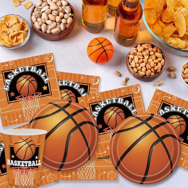 Servis med basket-tema