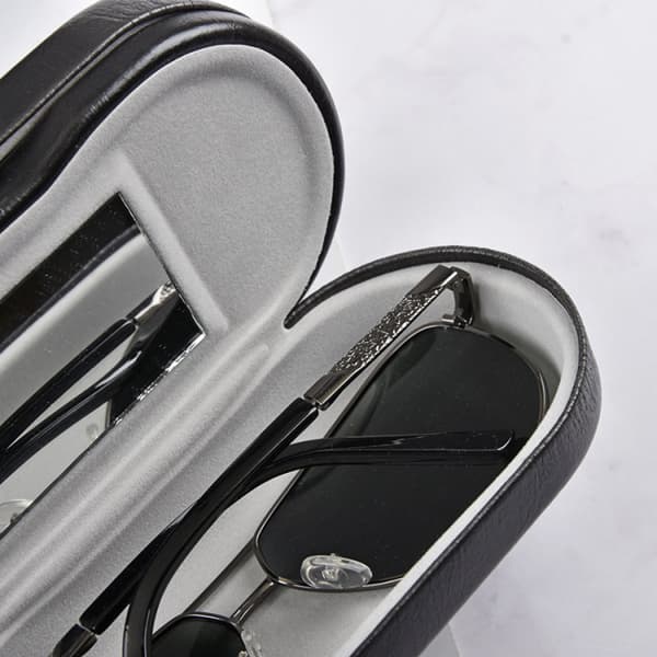 Etui indeholdende 2 briller (1 stk)