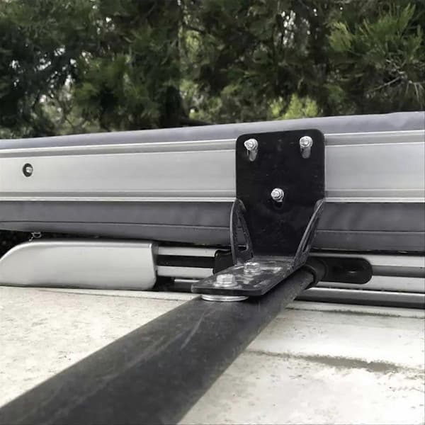 813402 50 mm bred markisfäste - 8 mm förborrade hål med förstärkningsplåt