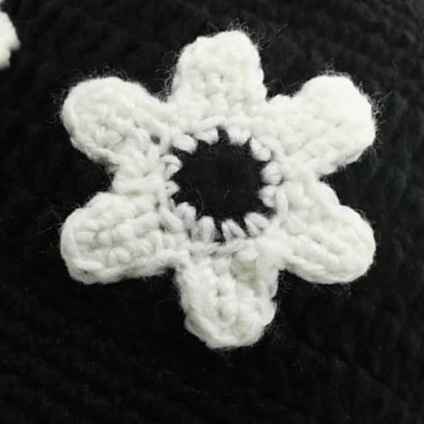 Hæklet boheme bucket hat, blomstret strikhat