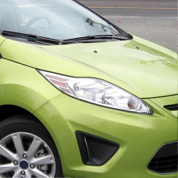Klart frontlysdeksel for Ford Fiesta 2009-2012.