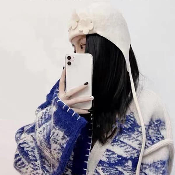Ull Handgjord Mössa 3D Blomma Varm Öronlapp Mössa Vinter Öronskydd Unisex Mössa för Vintervärme White