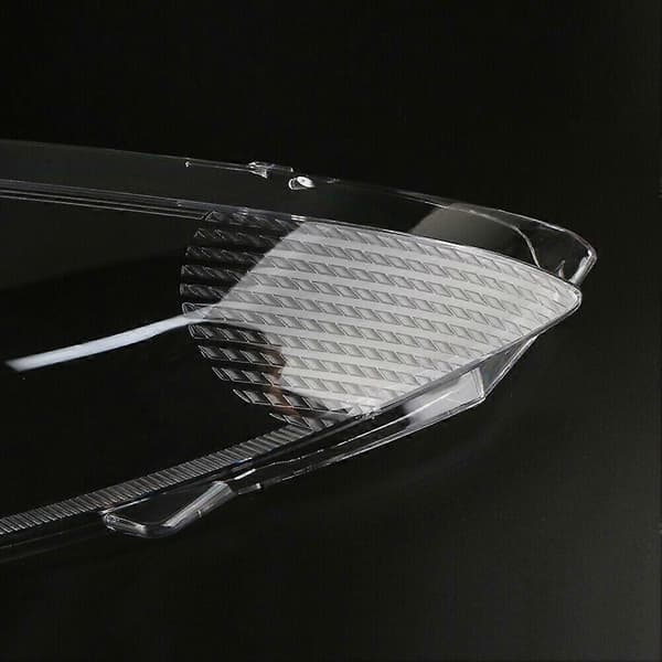 Klart frontlysdeksel for Ford Fiesta 2009-2012.