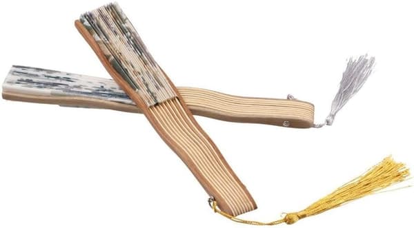 Klassisk foldbar silkefan med kvaster - Stil 1