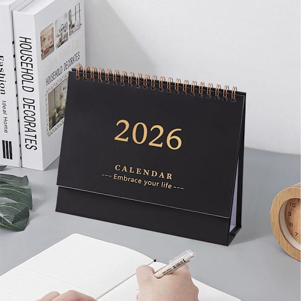 Skrivebordskalender 2025-2026, 19 x 16 cm, Sort. Black