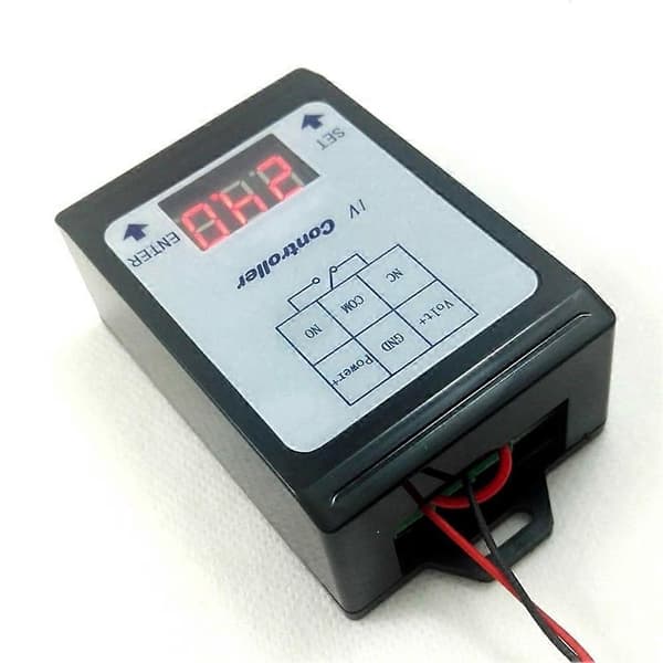 Relæafbrydercontroller DC 6-80V Spændingsdetektion Opladningsafladningsmonitor med kabinet Digitalt display