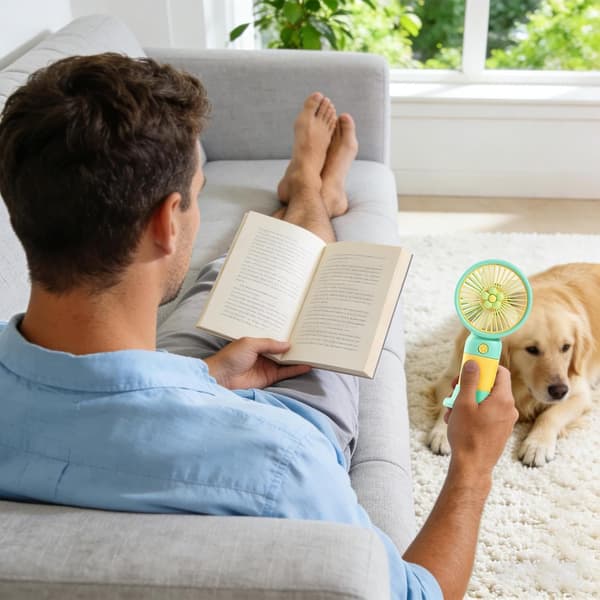 Mini bærbar ventilator | med USB-ladestation, en stille ledsager til sommeren