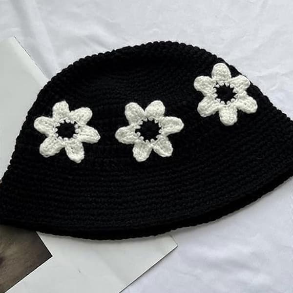 Hæklet boheme bucket hat, blomstret strikhat