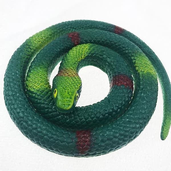 PCS Pranks Falska Gummislangar Leksaker Lätt Bärbar Ormleksak Skrämselleksak Orm Grass Snake 4PC